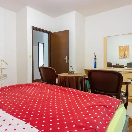 Apartament Renata Povile