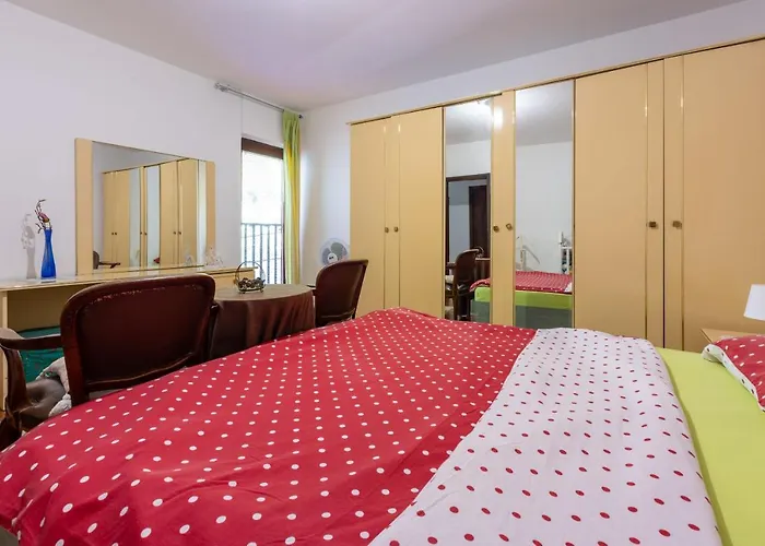 Apartment Renata Povile